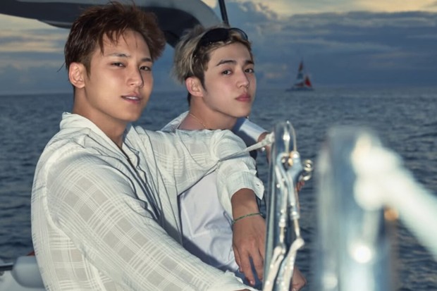 Potret S.Coups dan Mingyu SEVENTEEN/ Foto: instagram.com/saythename_17 Potret S.Coups dan Mingyu SEVENTEEN dalam foto konsep album HYPE Vibes. Keduanya tampil sebagai sub-unit terbaru SEVENTEEN dengan nama CxM.