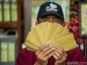 Potret Warga Tangerang Nabung Emas Dari Sampah Potret Warga Tangerang Nabung Emas Dari Sampah