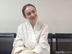 Rianti Cartwright Akui Rutinitas Jadi Ibu Lebih Melelahkan dari Syuting Sinetron