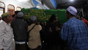 Santri Ponpes Al Khoziny Meninggal akibat Musala Ambruk di Sidoarjo