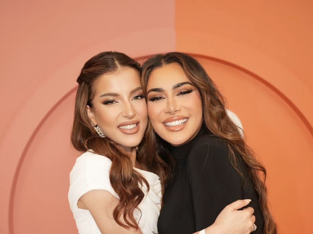 Foto: Momen Akrab Tasya Farasya dan Huda Kattan di Dubai, Dipuji Kembar Foto: Momen Akrab Tasya Farasya dan Huda Kattan di Dubai, Dipuji Kembar