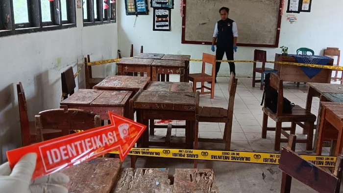 tkp-pembunuhan-di-smp-12-pesisir-barat-1759215780226_169.jpeg?w=700&q=90