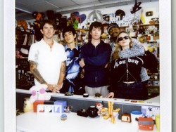 Crowd Konser Turnstile Amburadul Disemprot Pepper Spray oleh Polisi