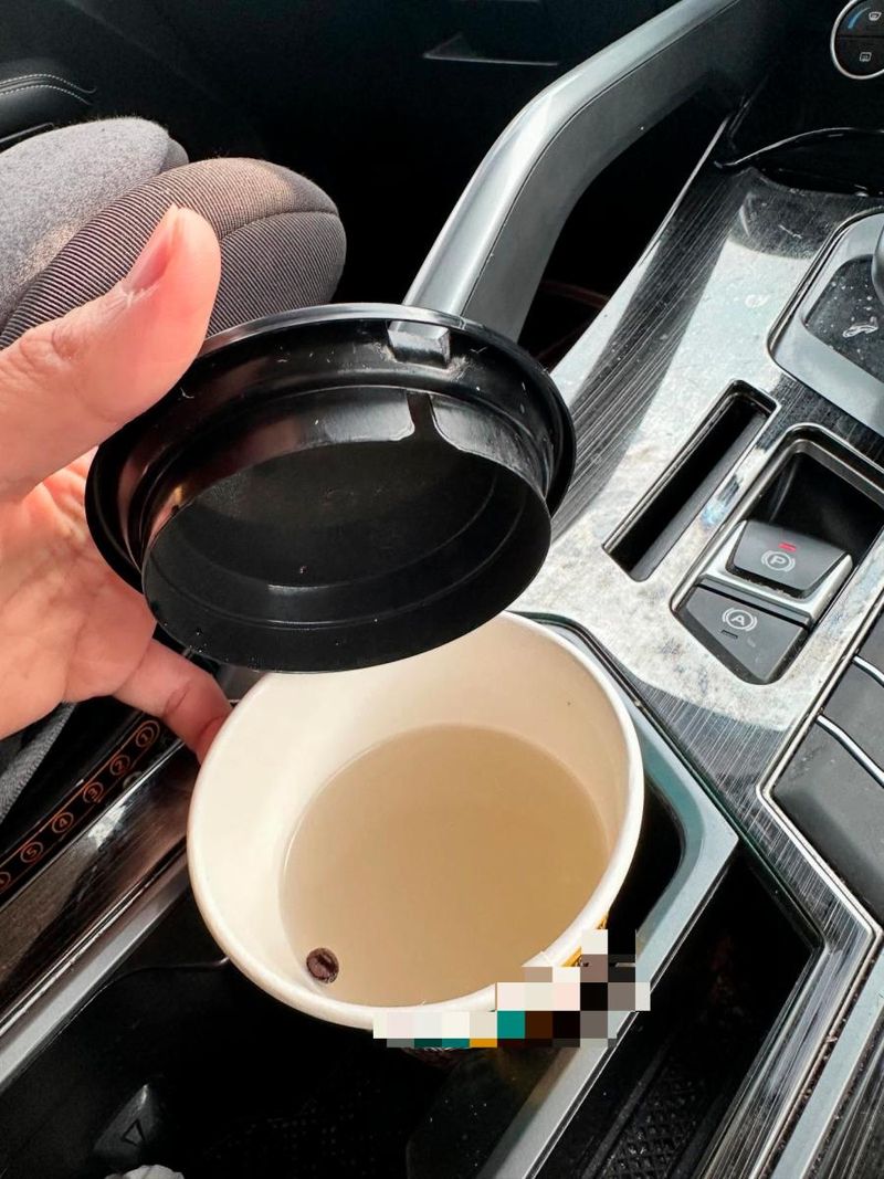 Zonk! Cuma dapat Air dan Sebutir Biji Kopi usai Beli Kopi di Mesin