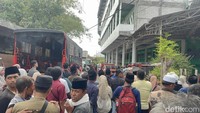 3 Hari Tertimbun, Haikal Diselamatkan dari Reruntuhan Ponpes Al Khoziny