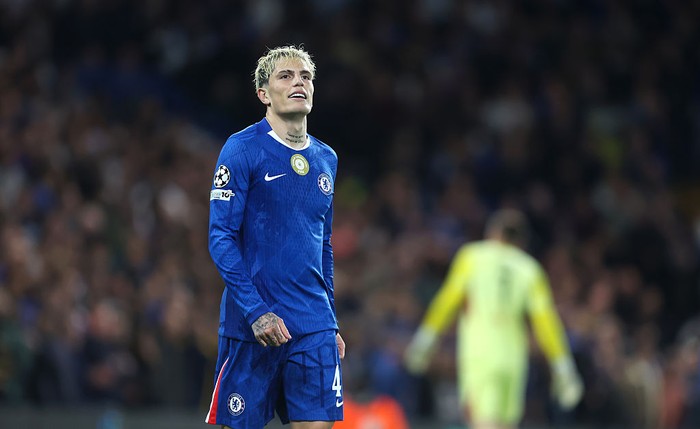 LONDON, ENGLAND - SEPTEMBER 30: Goal scorer Chelseas Alejandro Garnacho during the UEFA Champions League 2025/26 League Phase MD2 match between Chelsea FC and SL Benfica at Stamford Bridge on September 30, 2025 in London, England. (Photo by Rob Newell - CameraSport via Getty Images)