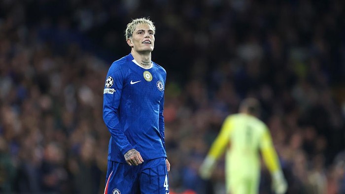 LONDON, ENGLAND - SEPTEMBER 30: Goal scorer Chelseas Alejandro Garnacho during the UEFA Champions League 2025/26 League Phase MD2 match between Chelsea FC and SL Benfica at Stamford Bridge on September 30, 2025 in London, England. (Photo by Rob Newe