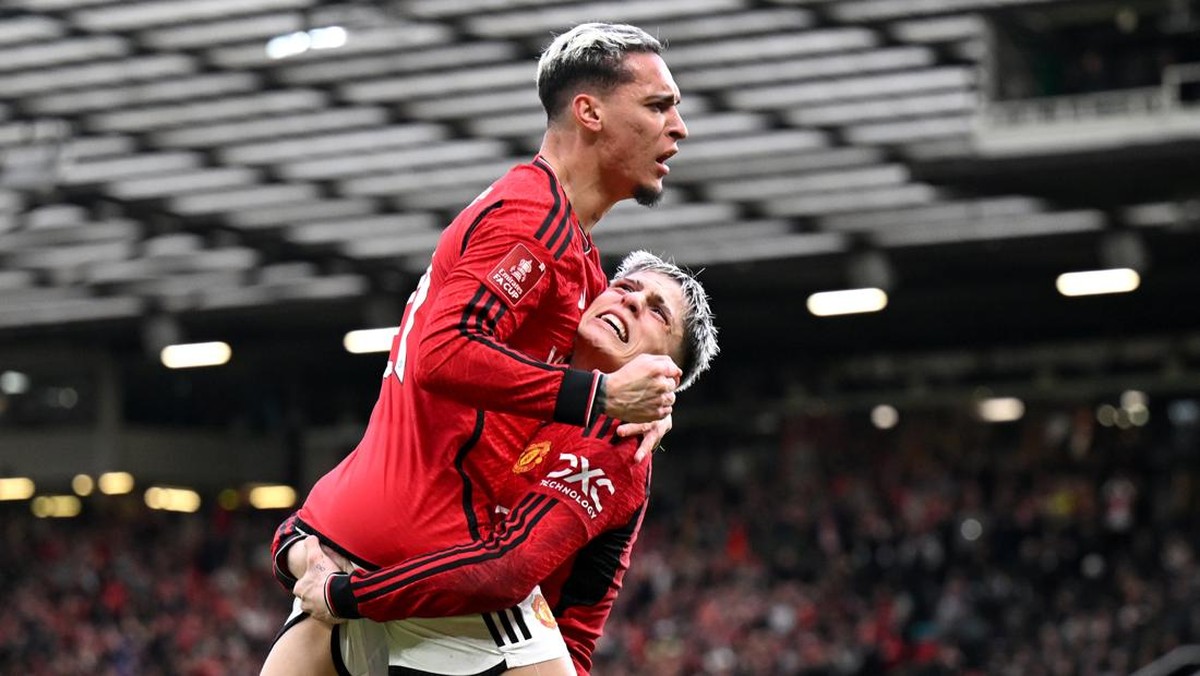 Antony dan Alejandro Garnacho semasa di MU. (Foto: Getty Images/Michael Regan)