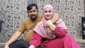 7 Foto Mesra Komedian Bedu & Istri, 15 Tahun Menikah Kini Gugat Cerai