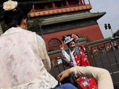 Beijing Diserbu Wisatawan Saat Libur Panjang Golden Week Dimulai