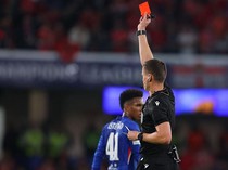 Aturan Baru di Piala Dunia: Cekcok Sambil Tutup Mulut Kena Kartu Merah