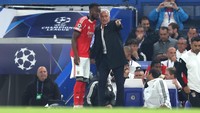 Mourinho membawa Benfica menyulitkan Chelsea sepanjang laga. (Foto: Rob Newell - CameraSport via Getty Images)
