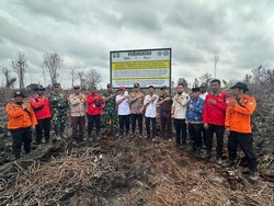 Cegah Karhutla, Polres Bengkalis Pasang Peringatan di Lahan Bekas Terbakar