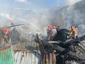 2 Rumah Ludes Terbakar di Parepare, Pemadaman Terhambat Akses Jalan Sempit 2 Rumah Ludes Terbakar di Parepare, Pemadaman Terhambat Akses Jalan Sempit