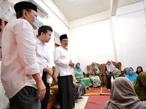 Gus Ipul Dampingi Keluarga & Santri Korban Runtuhnya Pesantren Al Khoziny Gus Ipul Dampingi Keluarga & Santri Korban Runtuhnya Pesantren Al Khoziny