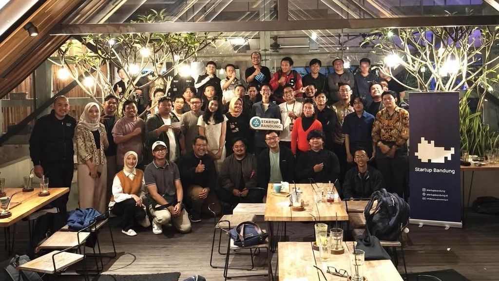 Igniting Innovation Together, Startup Bandung kumpul dan sharing bareng! Igniting Innovation Together, Startup Bandung kumpul dan sharing bareng!