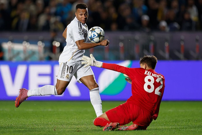 ALMATY, KAZAKHSTAN - SEPTEMBER 30: Kylian Mbappe player of Real Madrid scoring 0-2 during the UEFA Champions League 2025/26 League Phase MD2 match between FC Kairat Almaty and Real Madrid C.F. at Almaty Ortalyk Stadion on September 30, 2025 in Almaty, Kazakhstan. (Photo by Antonio Villalba/Real Madrid via Getty Images)