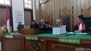 Hakim Jelaskan soal Pemanggilan Gubsu Bobby Jadi Saksi Korupsi Jalan
