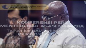 Momen Menteri HAM Pigai Klaim MBG 99,99% Berhasil