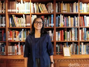 Ratih Kumala Bakal Ngobrol soal Koloni di Ubud Ratih Kumala Bakal Ngobrol soal Koloni di Ubud