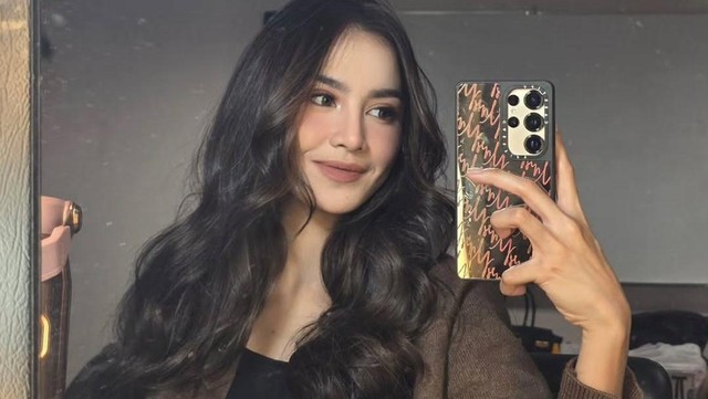 Gosip Terkini Selebriti Insertlive : Lama Tak Tampil di Panggung, Mahalini Rindu Menyanyi hingga Menangis