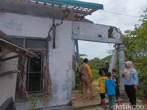 Puluhan Rumah di Majalengka Terancam Erosi Sungai Cimanuk Puluhan Rumah di Majalengka Terancam Erosi Sungai Cimanuk