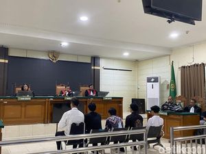 5 Mahasiswa Terdakwa Aksi Ricuh May Day Semarang Dituntut 3 Bulan Bui 5 Mahasiswa Terdakwa Aksi Ricuh May Day Semarang Dituntut 3 Bulan Bui