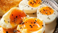 Tak Perlu Takut! 5 Cara Aman Makan Telur Meski Punya Kolesterol