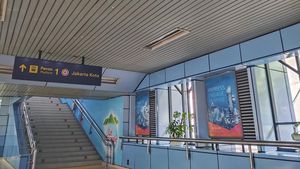 Potret Warna-warni Stasiun KRL Rute Manggarai-Jakarta Kota