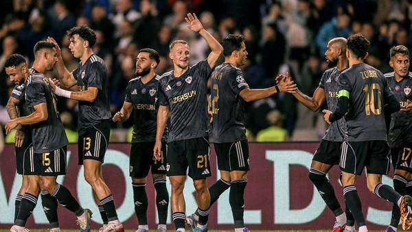 2238595871 BAKU, AZERBAIJAN - OCTOBER 1: #10 Abdellah Zoubir of Qarabag FK celebrates with temmates after scoring the first goal of his team during the UEFA Champions League 2025/26 League Phase MD2 match between Qarabag FK and F.C. Copenhagen at Tofiq Bahramov Stadium on October 1, 2025 in Baku, Azerbaijan. (Photo by Aziz Karimov/Getty Images)