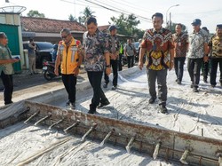 Perkuat Konektivitas, Gubernur Jateng Tinjau Perbaikan Jalan Wiradesa-Kajen
