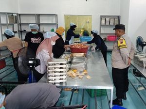 Pastikan Distribusi Lancar, Pak Bhabin Karanggede Boyolali Pantau Dapur MBG Pastikan Distribusi Lancar, Pak Bhabin Karanggede Boyolali Pantau Dapur MBG