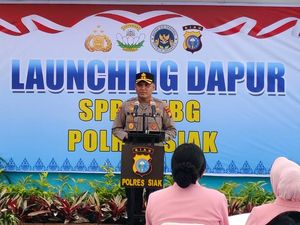 Dapur SPPG Polres Siak Resmi Beroperasi, Distribusikan MBG ke 384 Siswa Dapur SPPG Polres Siak Resmi Beroperasi, Distribusikan MBG ke 384 Siswa