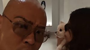 Potret Deddy Corbuzier Sambut Sabrina Chairunnisa di Rumah: Gue Mah Gak Dicariin