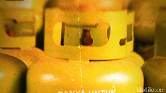 Video: Oplos Ratusan LPG 3 Kg, Emak-emak di Denpasar Raup Rp 100 Juta per Bulan