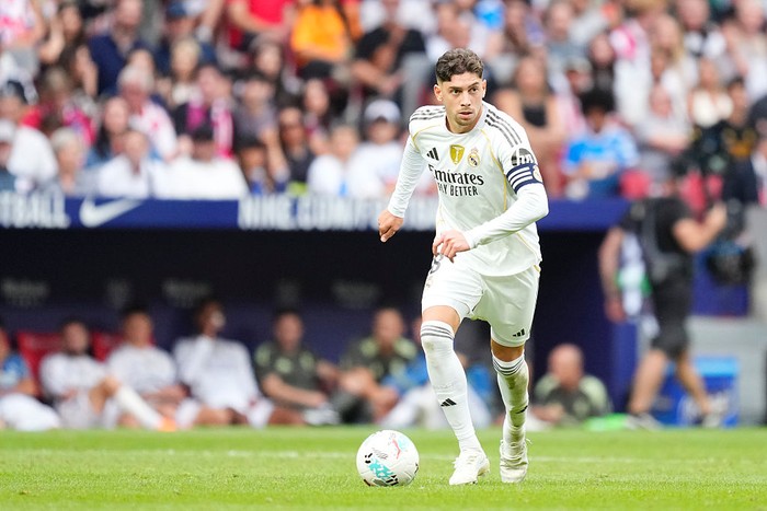 Federico Valverde central midfield of Real Madrid and Uruguay during the LaLiga EA Sports match between Atletico de Madrid and Real Madrid CF at Riyadh Air Metropolitano on September 27, 2025 in Madrid, Spain. (Photo by Jose Breton/Pics Action/NurPhoto via Getty Images)