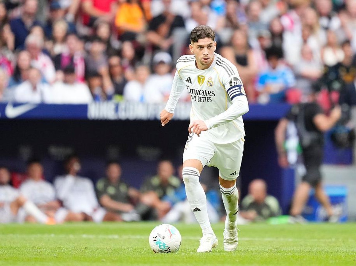 Federico Valverde menegaskan bahwa Real Madrid tak boleh mencari kambing hitam usai kalah dari Benfica. (Foto: NurPhoto via Getty Images/NurPhoto)