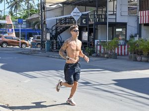 Gaya Fabio Quartararo Telanjang Dada Lari Pagi di Mandalika Gaya Fabio Quartararo Telanjang Dada Lari Pagi di Mandalika