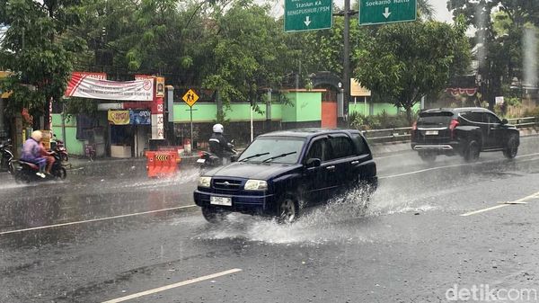 Potret Bandung di Kala Hujan