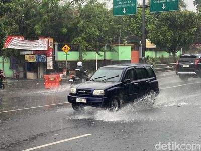 Potret Bandung di Kala Hujan