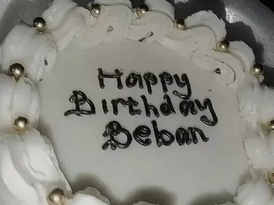 Kocak! 9 Ucapan di Kue Ulang Tahun yang Nyeleneh dan Anti-Mainstream