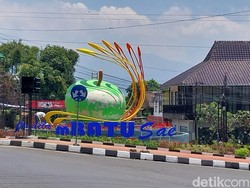 Belum Sebulan, Cat Ikon Apel Baru di Kota Batu Sudah Mengelupas