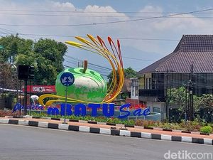 Belum Ada Satu Bulan... Cat Ikon Kota Batu Kok Sudah Mengelupas? Belum Ada Satu Bulan... Cat Ikon Kota Batu Kok Sudah Mengelupas?
