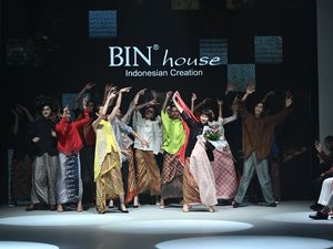 Serunya Lenggak-Lenggok Garam dan Madu di Catwalk BINhouse Serunya Lenggak-Lenggok Garam dan Madu di Catwalk BINhouse