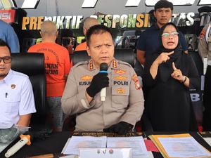 Bejat! Duo Kakek Kembar di Bekasi Lecehkan Wanita Disabilitas Bejat! Duo Kakek Kembar di Bekasi Lecehkan Wanita Disabilitas