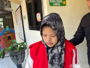 Shinta Dituntut 5 Tahun Bui gegara Jadi Mucikari Threesome di Mojokerto Shinta Dituntut 5 Tahun Bui gegara Jadi Mucikari Threesome di Mojokerto