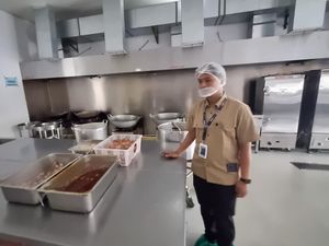 Begini Sistem Sanitasi Ketat SPPG Polri untuk Antisipasi Siswa Keracunan MBG Begini Sistem Sanitasi Ketat SPPG Polri untuk Antisipasi Siswa Keracunan MBG