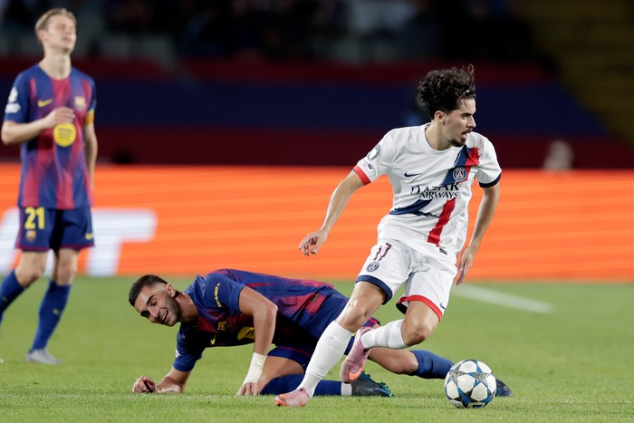 BARCELONA, SPAIN - OCTOBER 1: (L-R) Ferran Torres of FC Barcelona, Vitinha of Paris Saint Germain  during the UEFA Champions League  match between FC Barcelona v Paris Saint Germain at the Lluis Companys Olympic Stadium on October 1, 2025 in Barcelona Spain (Photo by David Ramirez/Soccrates/Getty Images)