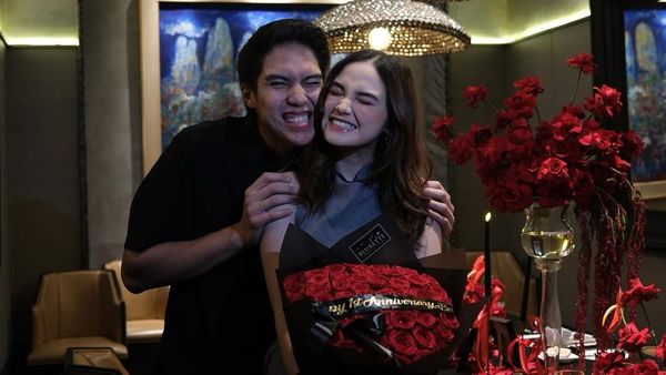 Black and Red, Happy 1st Anniversary El Rumi-Syifa Hadju