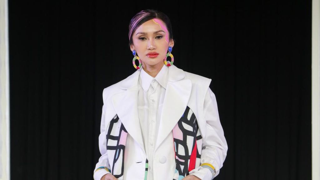 Foto: Koleksi Canvar, Kolaborasi Danjyo Hiyoji, Ade Habibie, dan Moneyman Foto: Koleksi Canvar, Kolaborasi Danjyo Hiyoji, Ade Habibie, dan Moneyman
